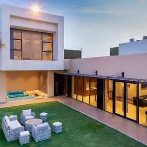 المنتجعات الأولى منتجع